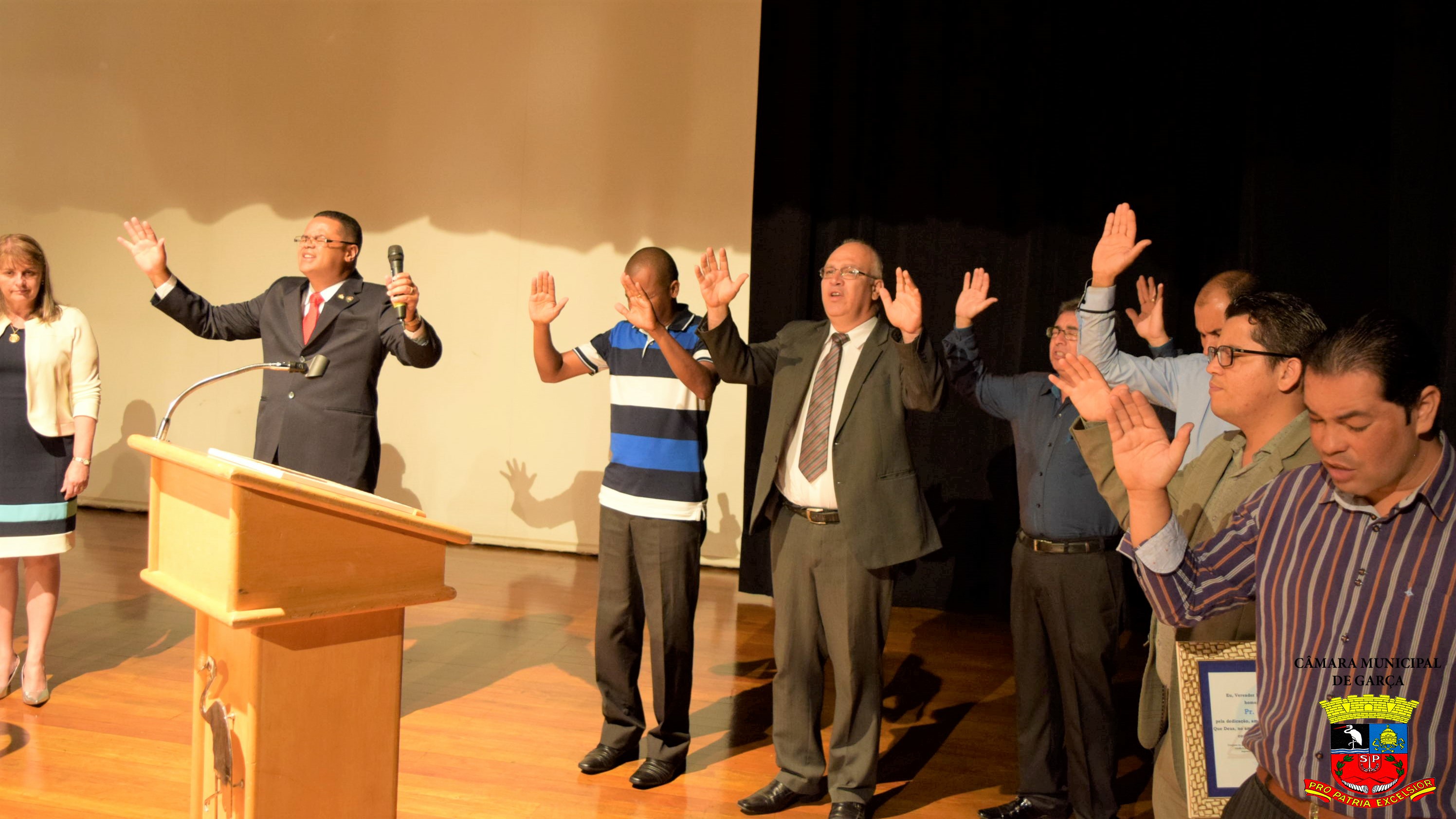 Cidadão Garcense aos Pastores Elandi Mariano e Valdecir Cardoso (40).jpg