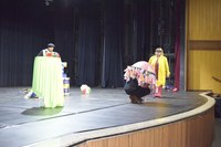 Escola do Legislativo promove apresentação teatral sobre educação financeira para mais de 800 crianças